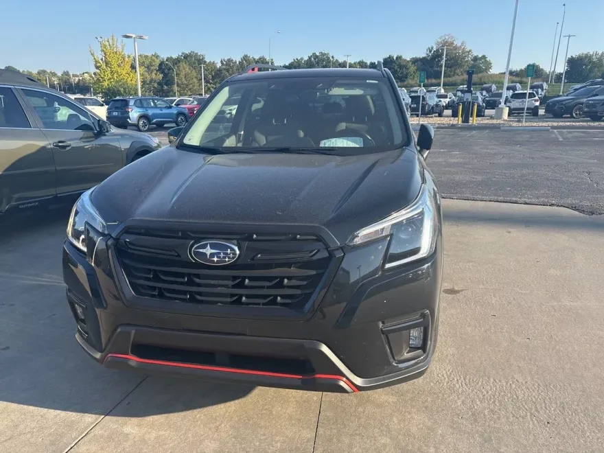 2022 Subaru Forester Sport photo 1