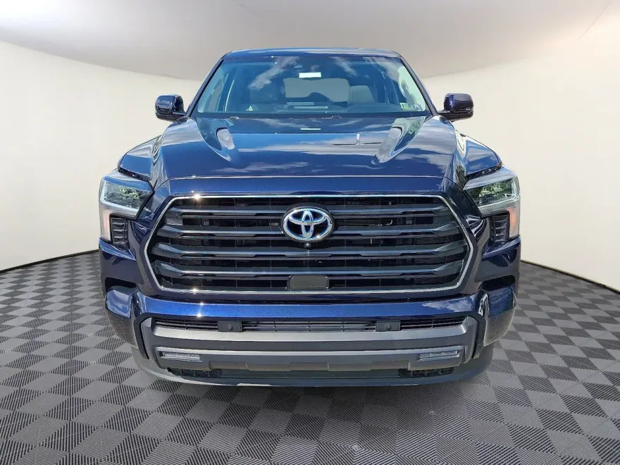 2024 Toyota Sequoia SR5 photo 1