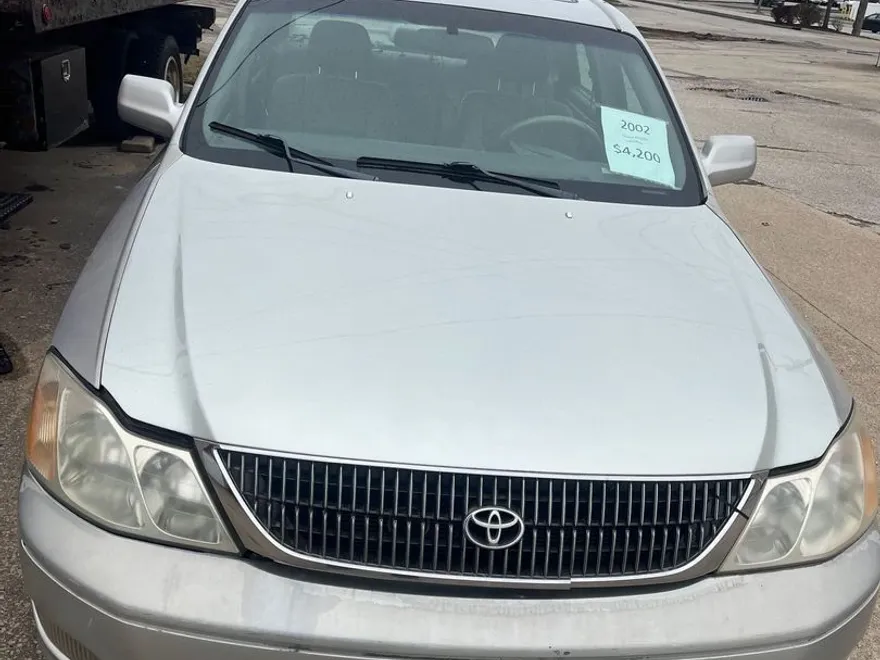 2002 Toyota Avalon XL photo 2