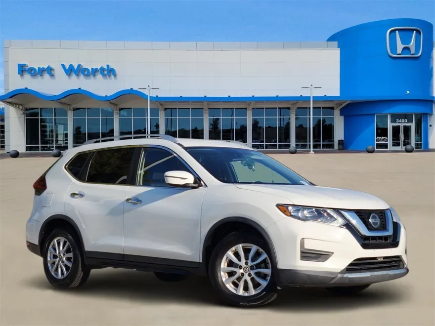 2019 Nissan Rogue SV photo 1
