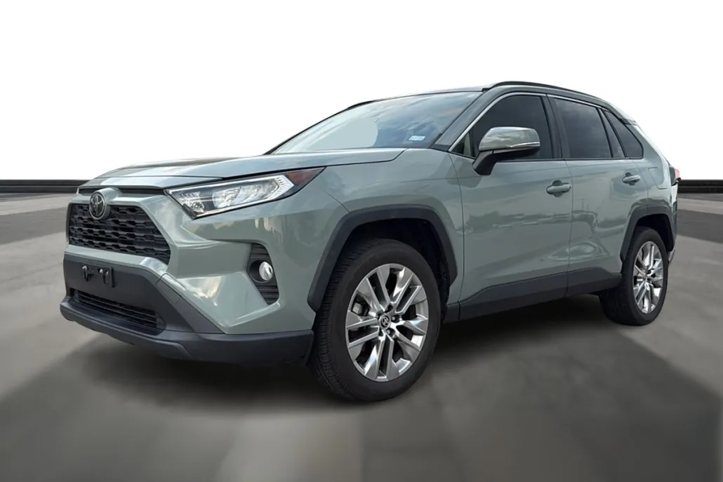 2020 Toyota RAV4 XLE Premium photo 1