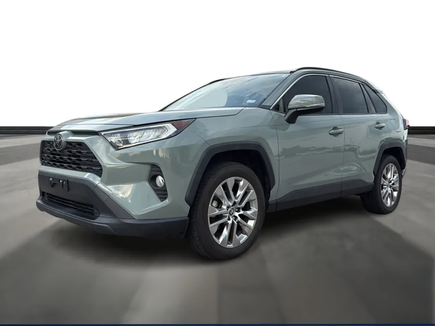 2020 Toyota RAV4 XLE Premium photo 1
