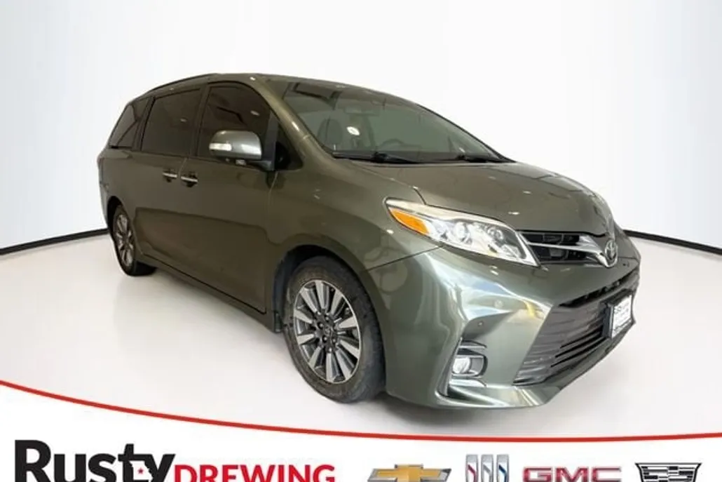 2020 Toyota Sienna XLE photo 1