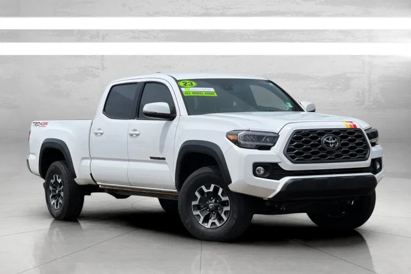 2023 Toyota Tacoma TRD Sport 4x4 photo 1