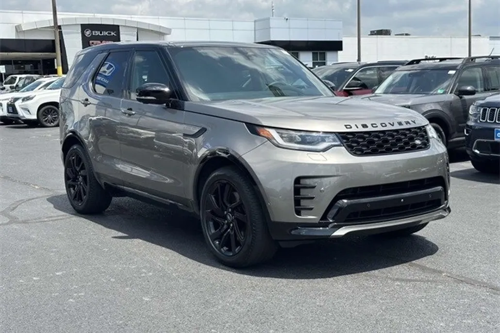 2024 Land Rover Discovery P360 Dynamic SE photo 1
