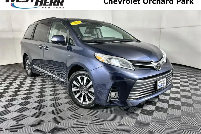2018 Toyota Sienna Limited Premium photo 1