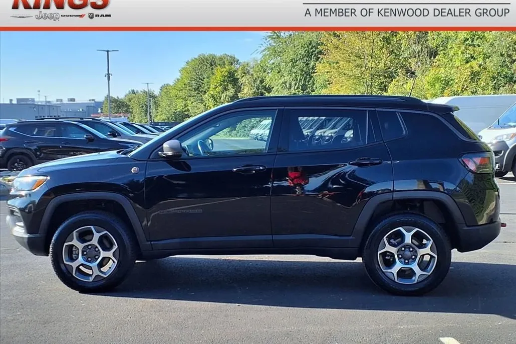 2022 Jeep Compass Trailhawk photo 1
