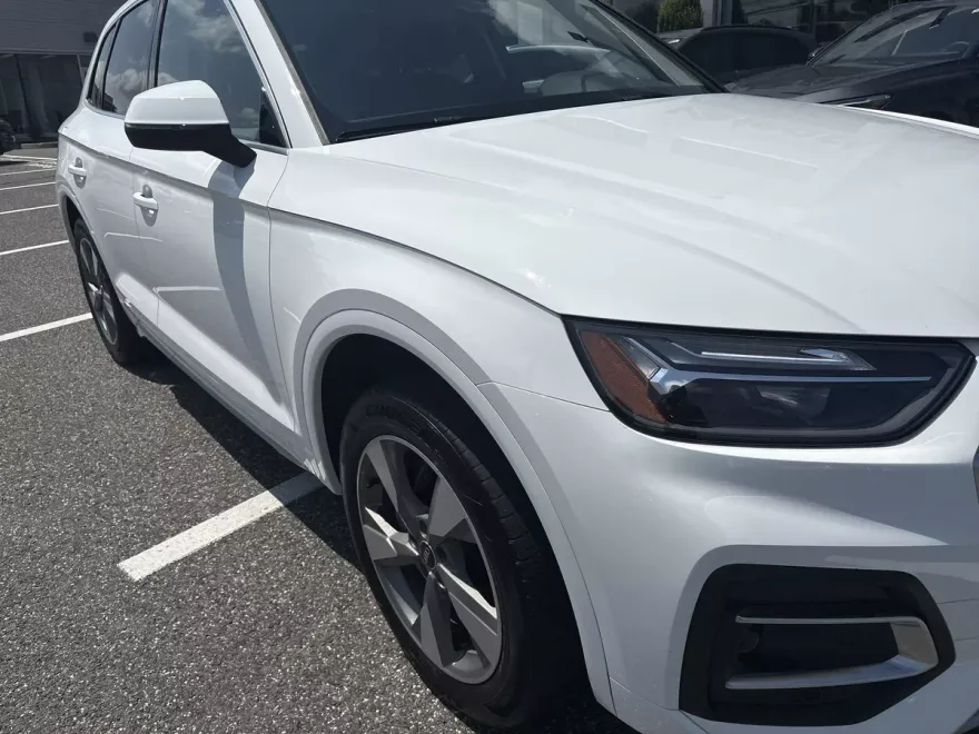 2023 Audi Q5 Premium Plus photo 1