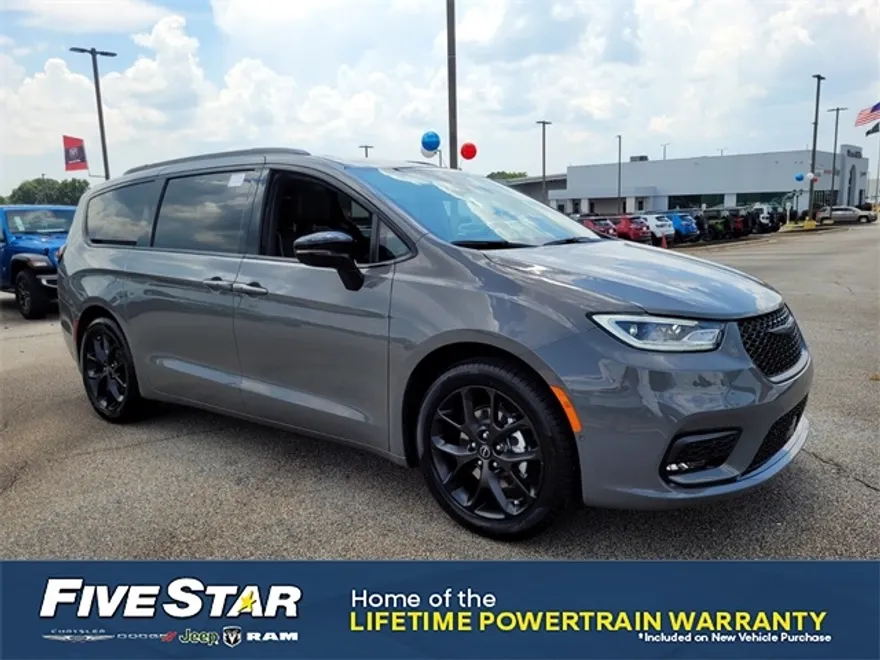 2025 Chrysler Pacifica Limited photo 1