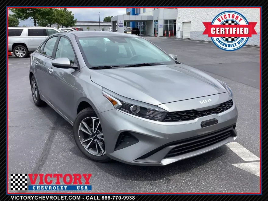 2023 Kia Forte LXS photo 1