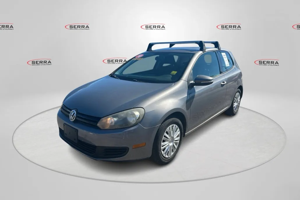2010 Volkswagen Golf photo 1