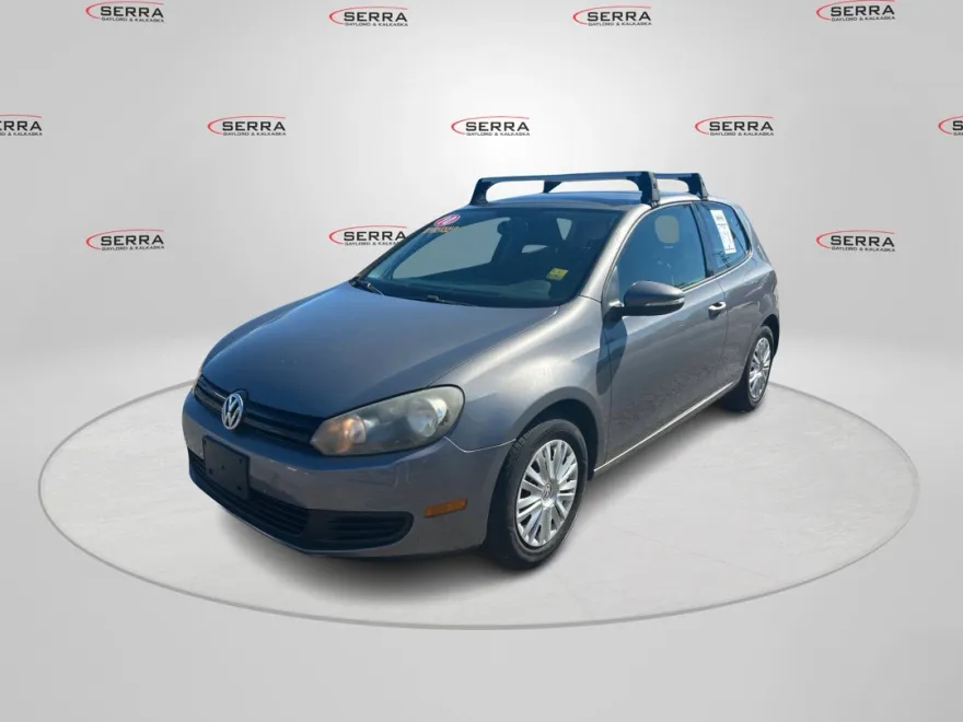 2010 Volkswagen Golf photo 1