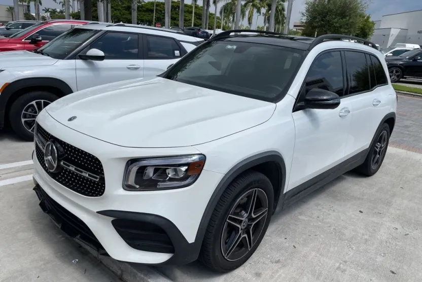 2022 Mercedes Benz GLB 250 photo 1