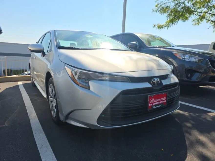2024 Toyota Corolla LE photo 1