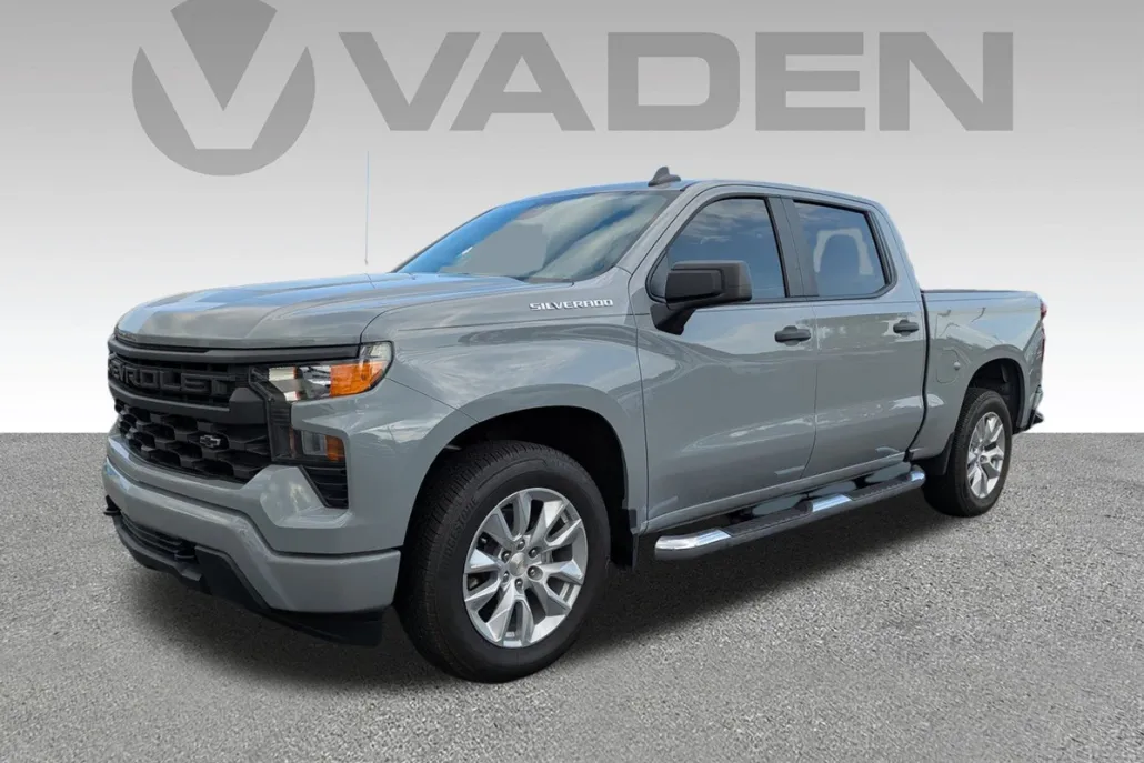 2024 Chevrolet Silverado 1500 Custom photo 1