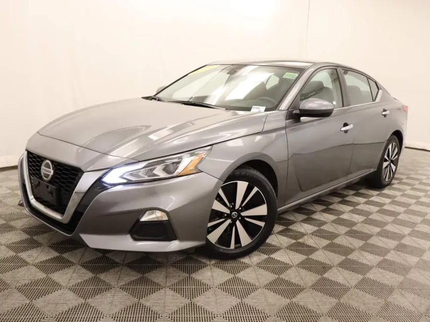 2022 Nissan Altima 2.5 SV photo 1