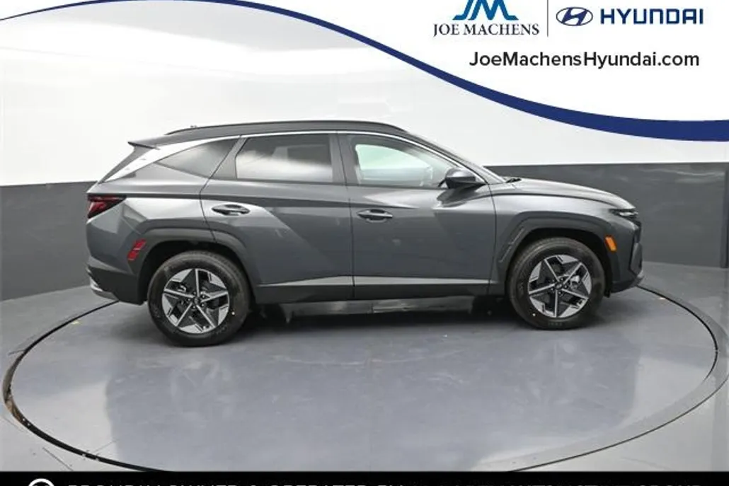2026 Hyundai Tucson SEL photo 1