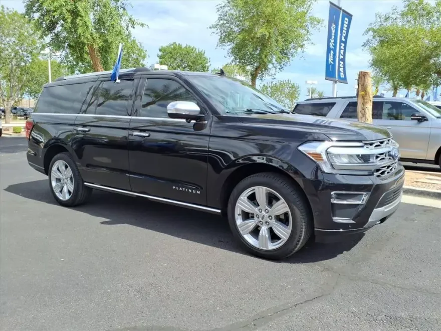 2024 Ford Expedition MAX Platinum photo 1