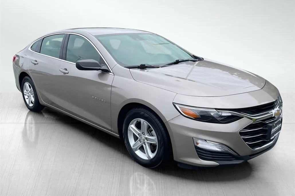 2023 Chevrolet Malibu photo 1