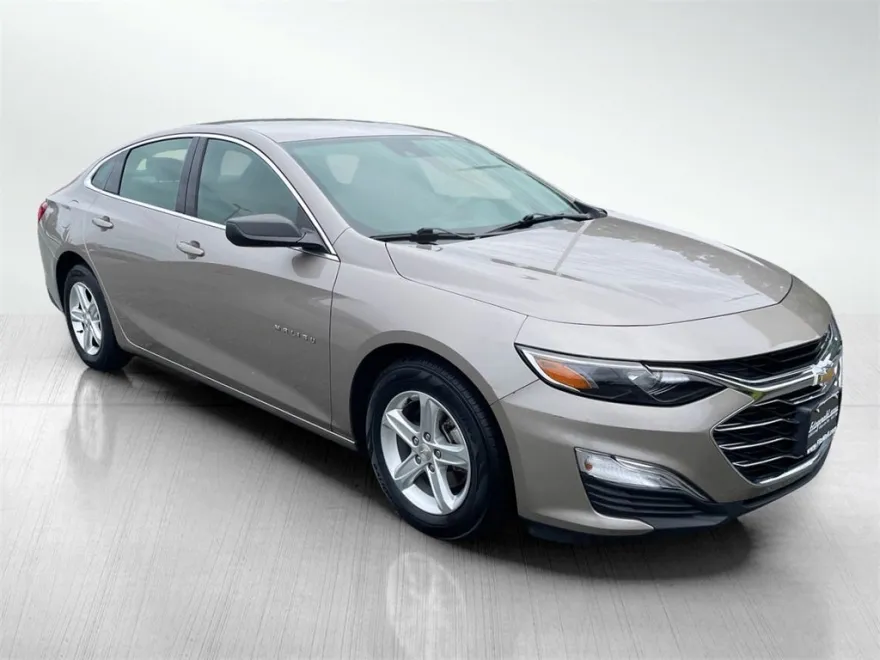 2023 Chevrolet Malibu photo 1