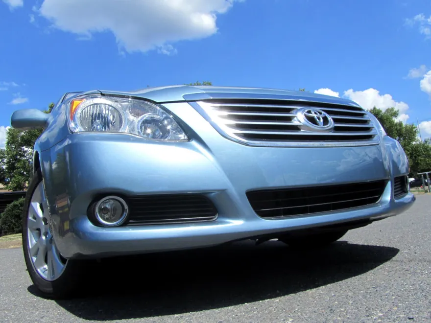 2008 Toyota Avalon XLS photo 1