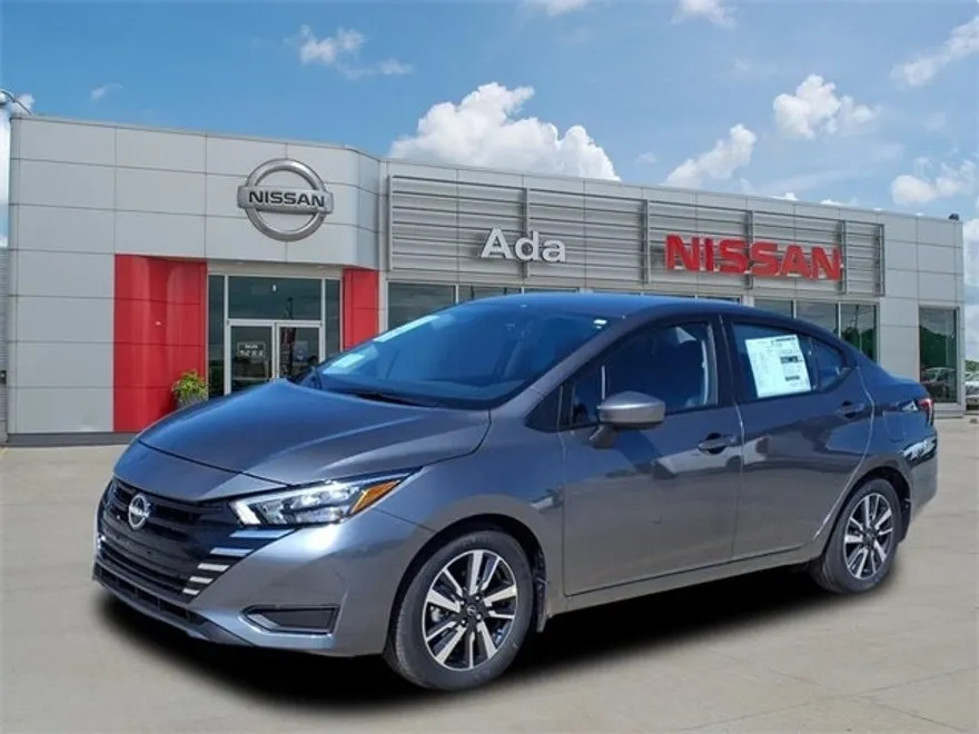 2025 Nissan Versa 1.6 SV photo 1