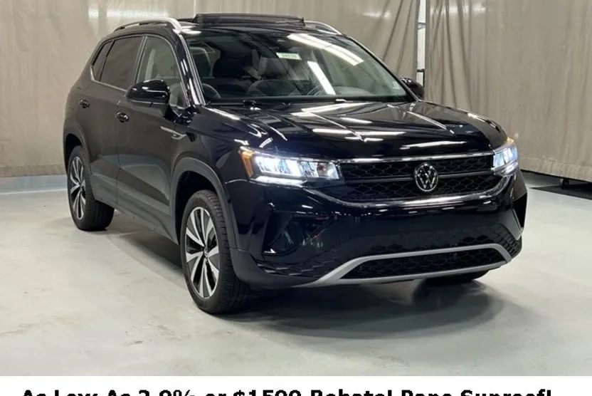 2024 Volkswagen Taos SE photo 1
