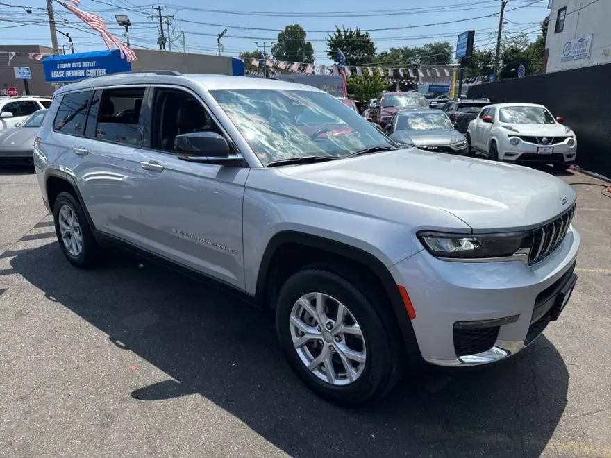 2022 Jeep Grand Cherokee Limited photo 1