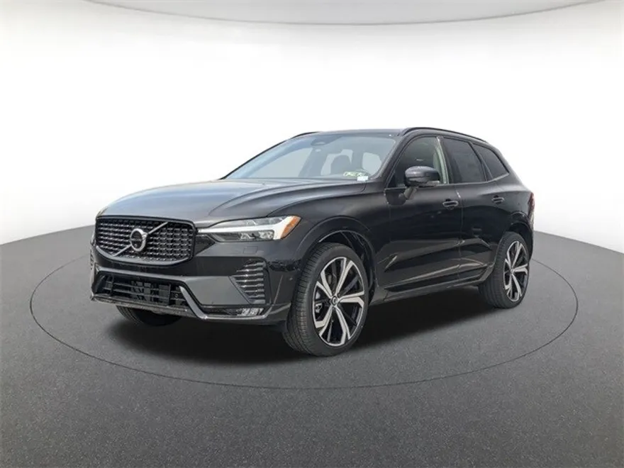2025 Volvo XC60 B5 photo 1