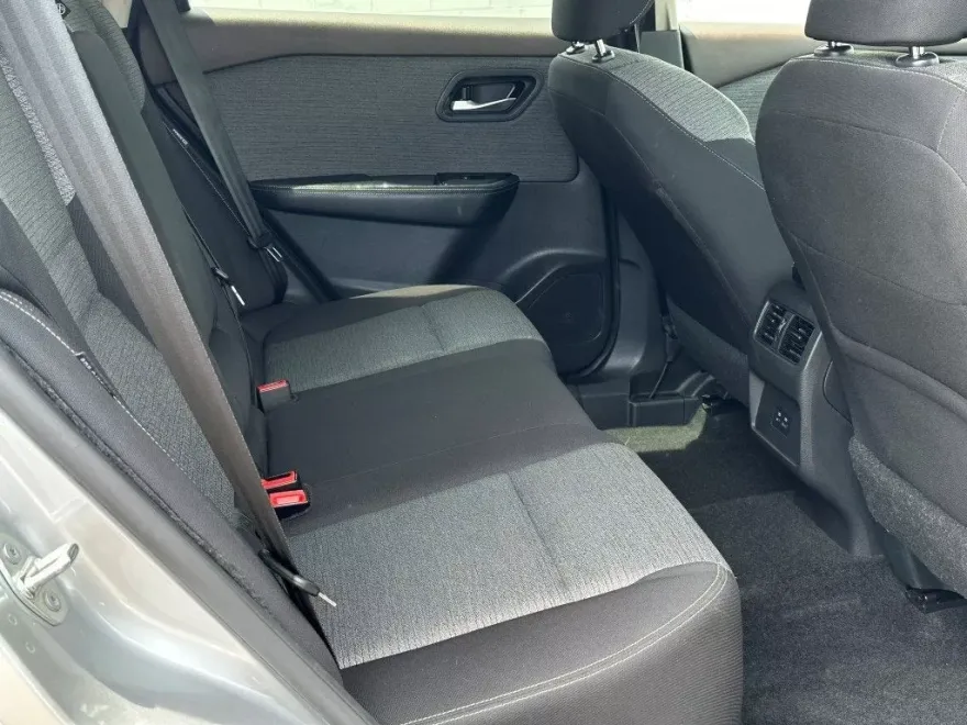 2023 Nissan Rogue SV photo 16
