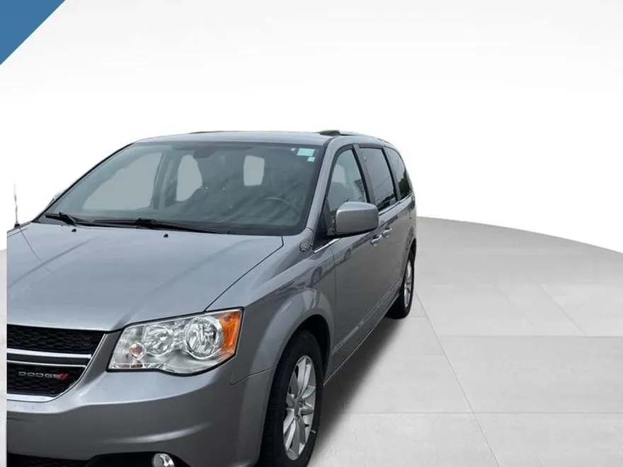 2019 Dodge Grand Caravan SXT photo 1