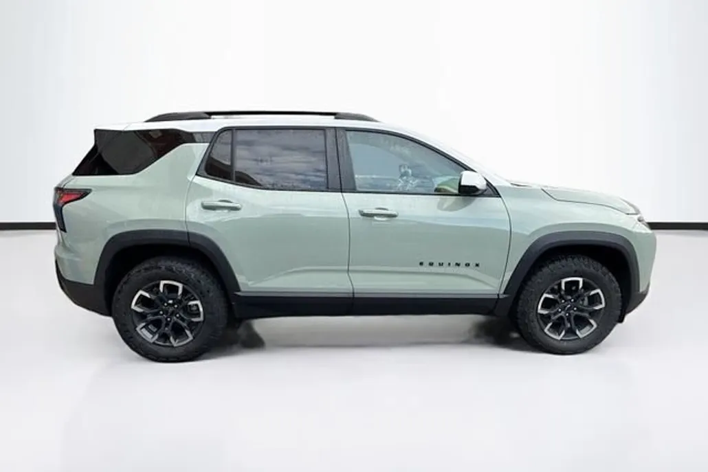 2025 Chevrolet Equinox ACTIV photo 1