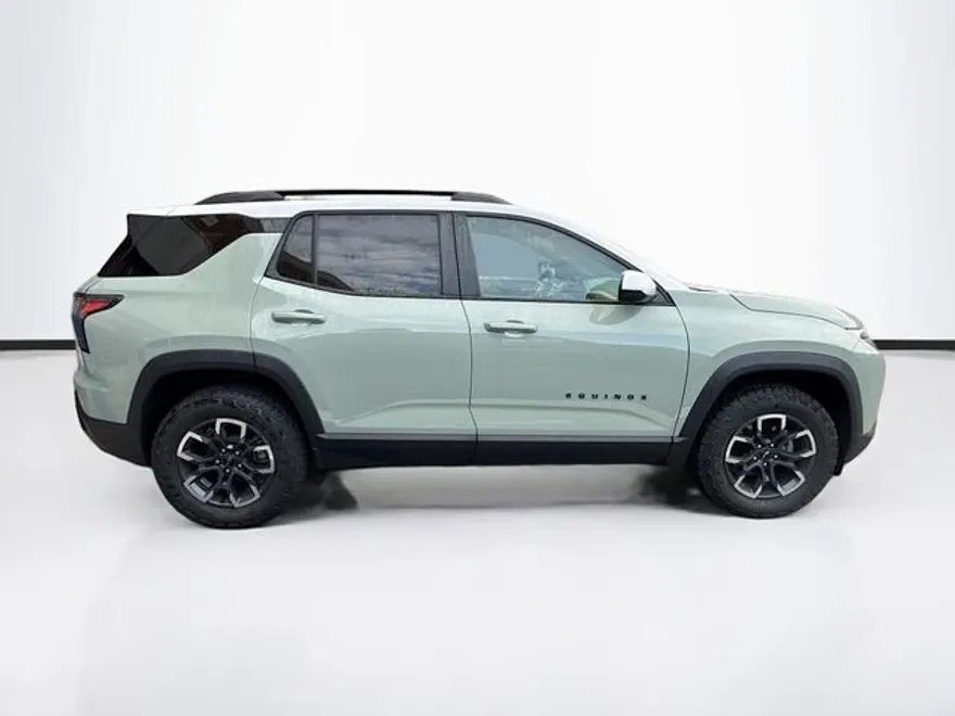 2025 Chevrolet Equinox ACTIV photo 1