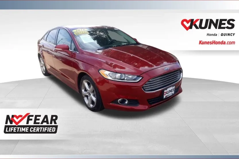2016 Ford Fusion SE photo 1