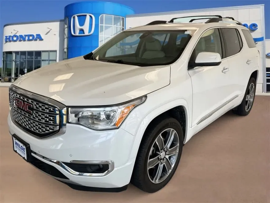 2019 Gmc Acadia Denali photo 1