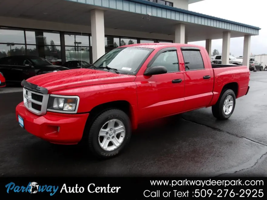 2010 Dodge Dakota SXT photo 1
