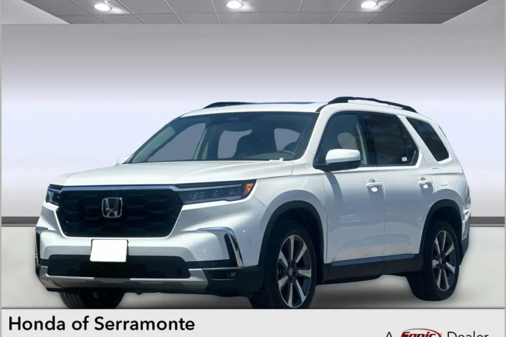 2025 Honda Pilot Touring photo 1