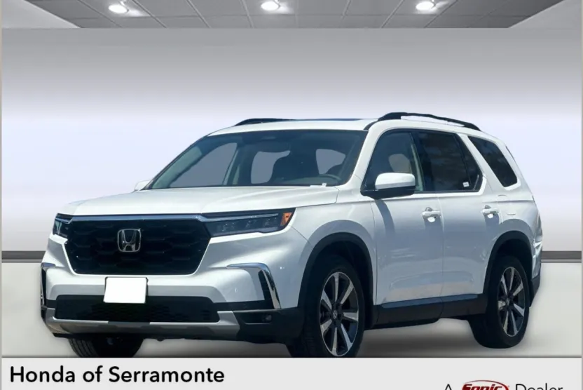 2025 Honda Pilot Touring photo 1