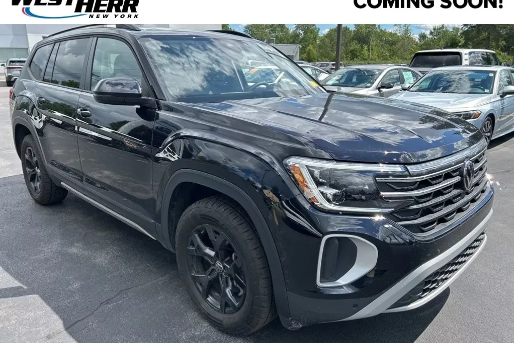 2024 Volkswagen Atlas Peak Edition SEL photo 1