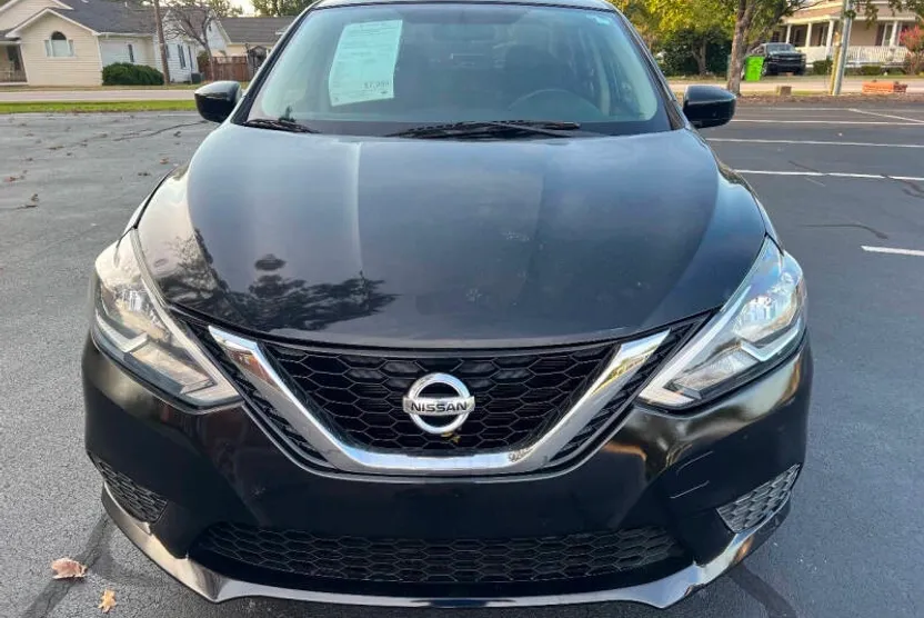 2017 Nissan Sentra SV photo 1