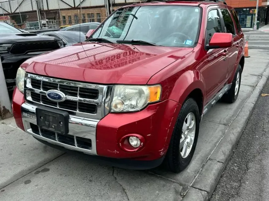 2010 Ford Escape Limited photo 1