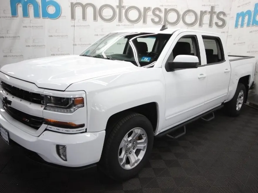 2017 Chevrolet Silverado 1500 LT photo 1