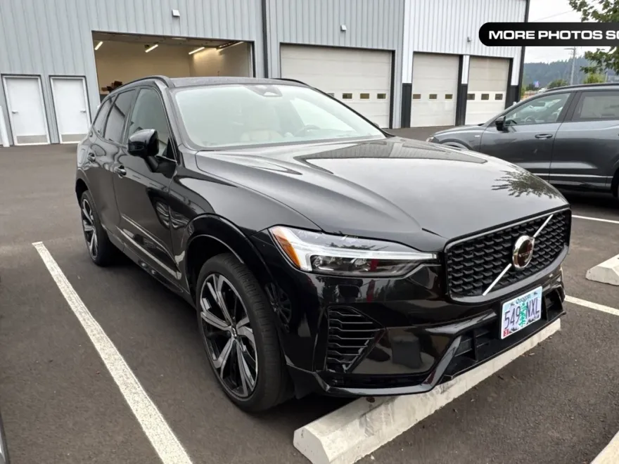 2023 Volvo XC60 Recharge Hybrid Ultimate photo 1