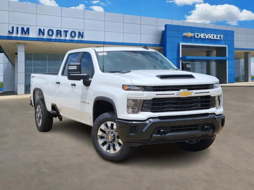 2025 Chevrolet Silverado 2500HD Custom photo 1
