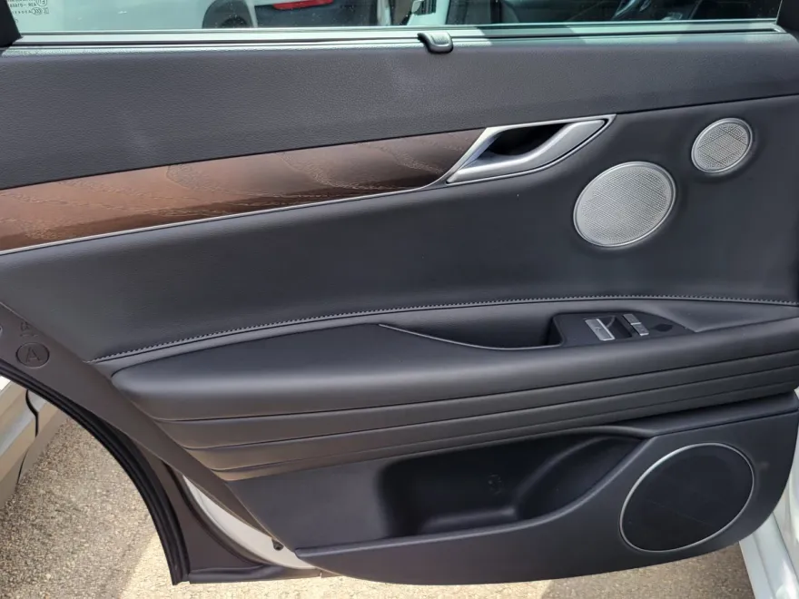 2023 Genesis G80 2.5T photo 1