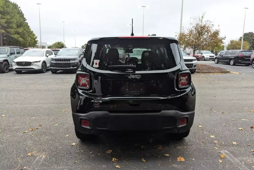 2020 Jeep Renegade Jeepster photo 1