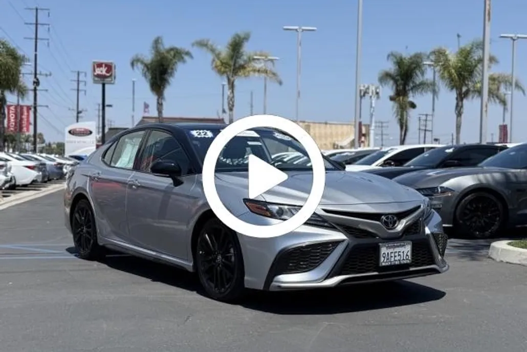 2022 Toyota Camry XSE photo 1