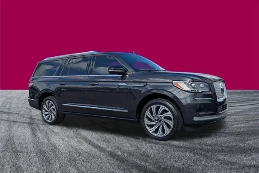 2022 Lincoln Navigator L Reserve photo 1