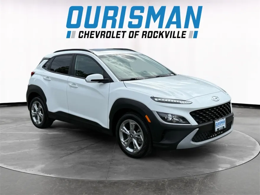 2022 Hyundai Kona SEL photo 1