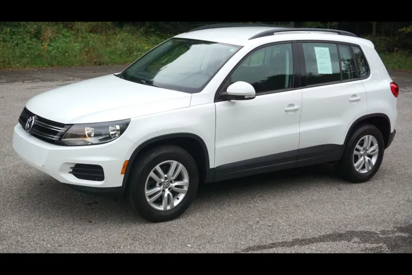 2016 Volkswagen Tiguan S photo 1